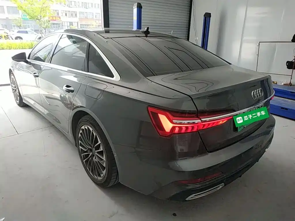 Audi A6L New Energy 2021 — фото 23
