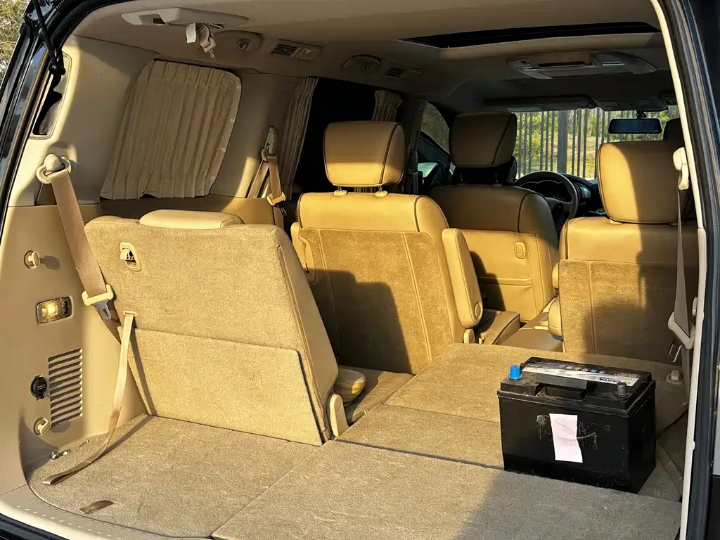 Nissan Quest 2015 — фото 13