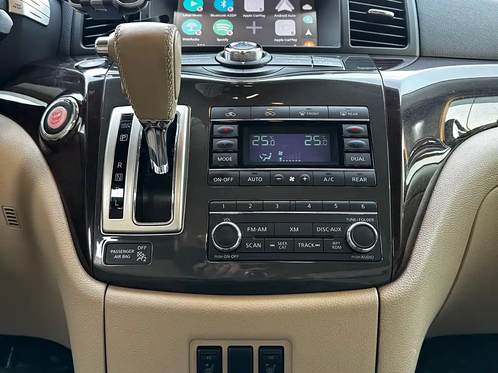 Nissan Quest 2015 — фото 17