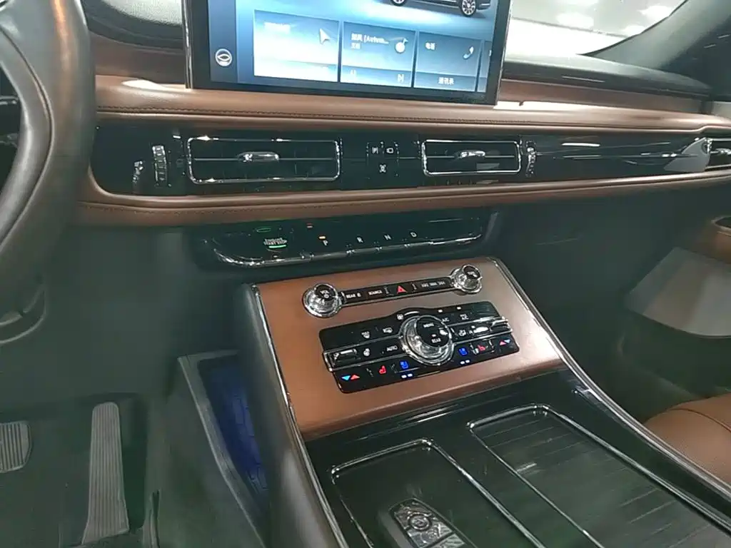 Lincoln Aviator 2021 — фото 14