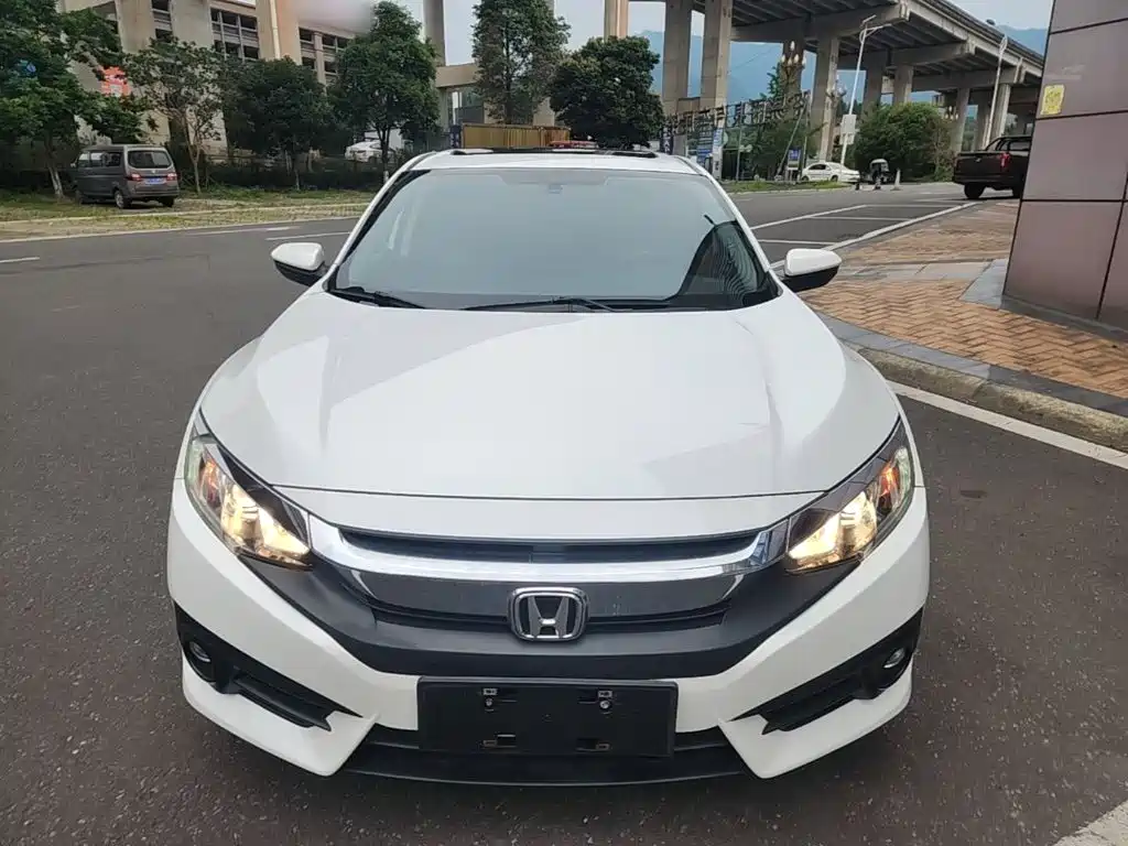 Honda Civic 2018 — фото 3