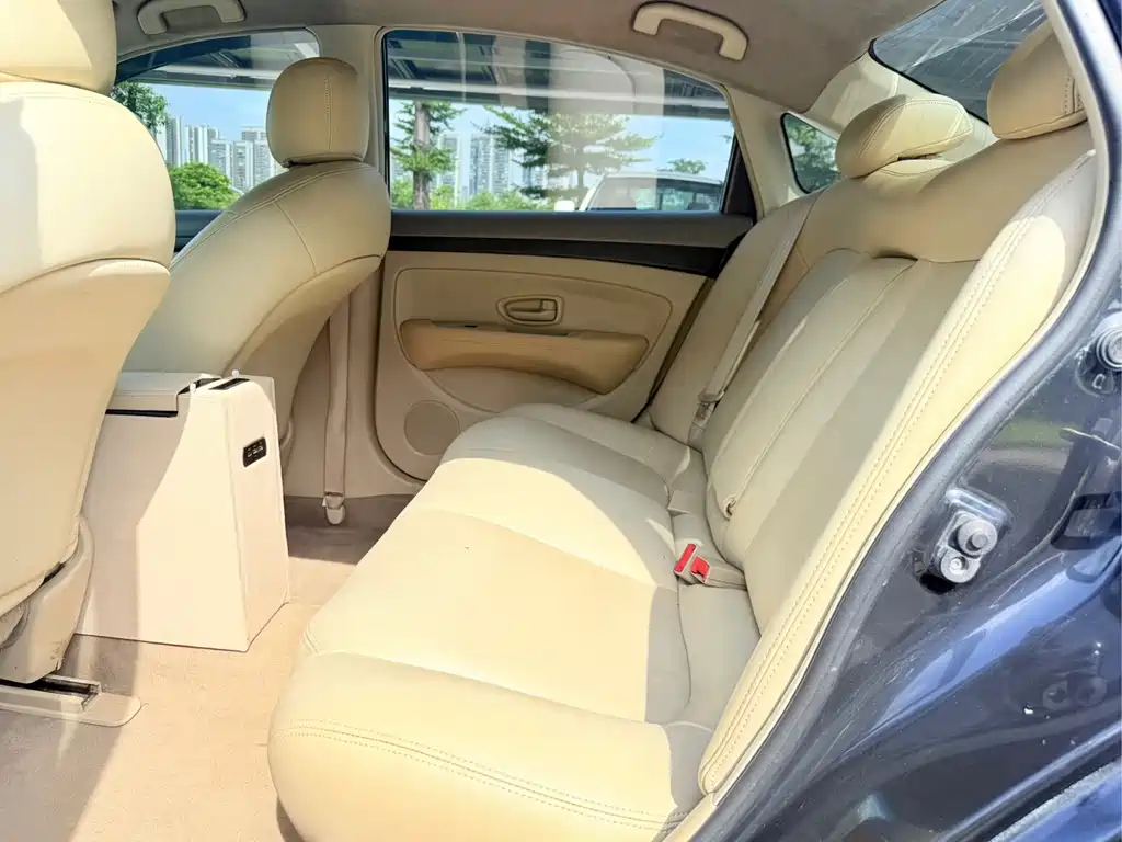 Nissan Sylphy 2014 — фото 12