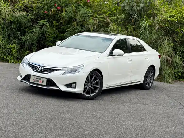 Toyota Reiz 2013