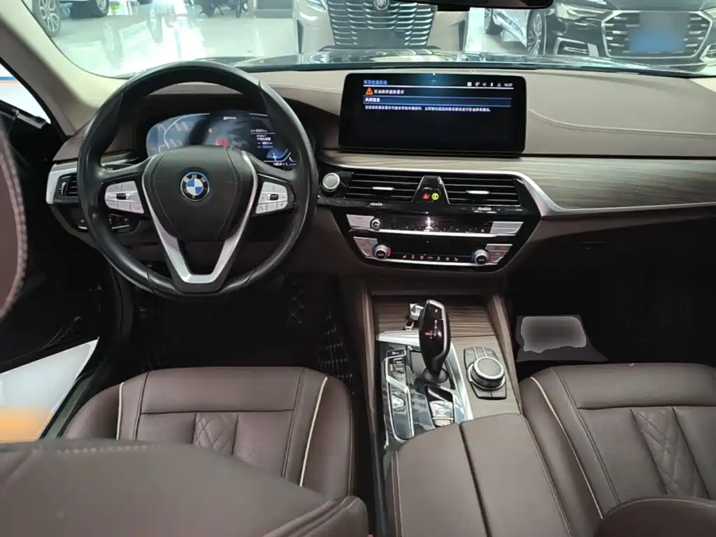BMW 5 Series New Energy 2022 — фото 10