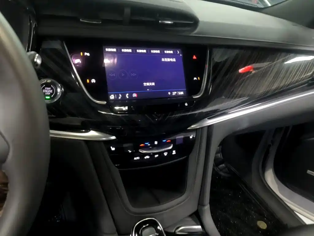 Cadillac XT6 2024 — фото 13