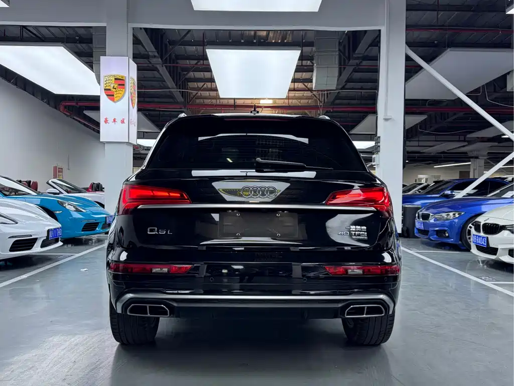 Audi Q5L 2022 — фото 17