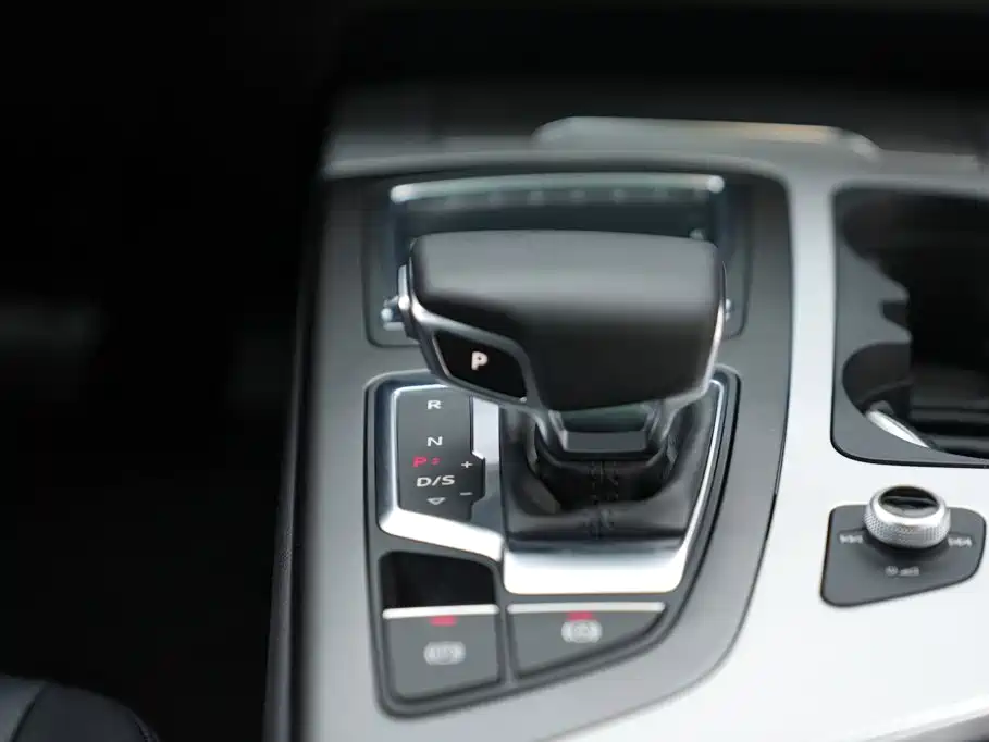 Audi Q7 2018 — фото 12
