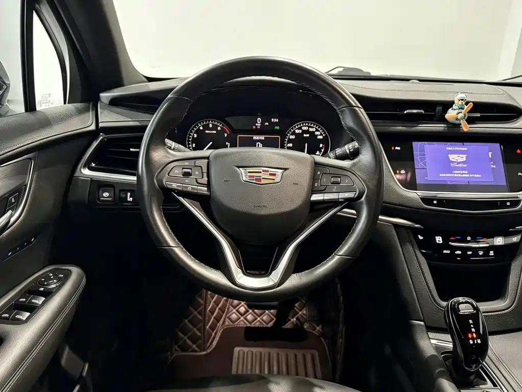Cadillac XT6 2021 — фото 11