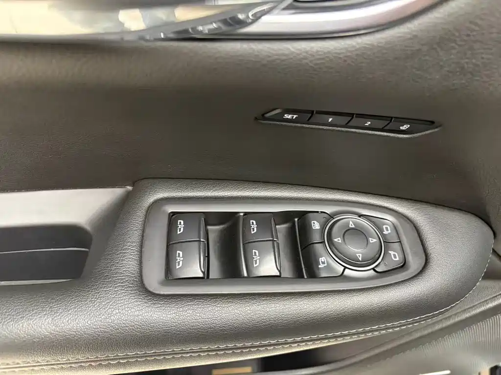 Cadillac XT6 2021 — фото 11