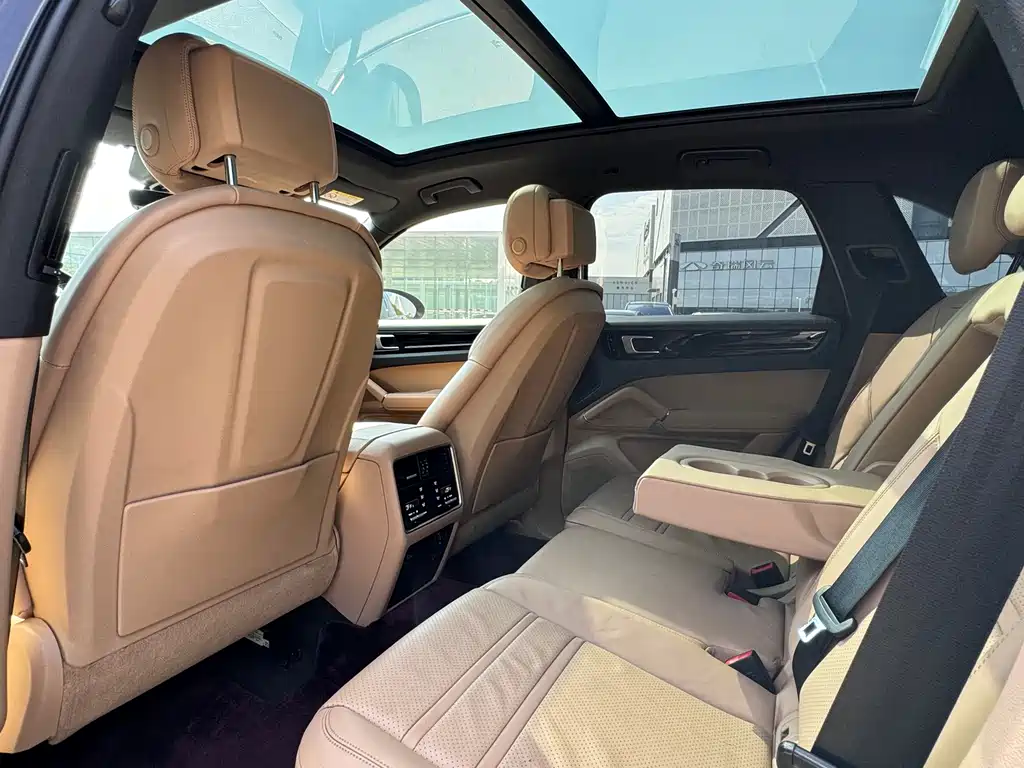 Porsche Cayenne 2018 — фото 13
