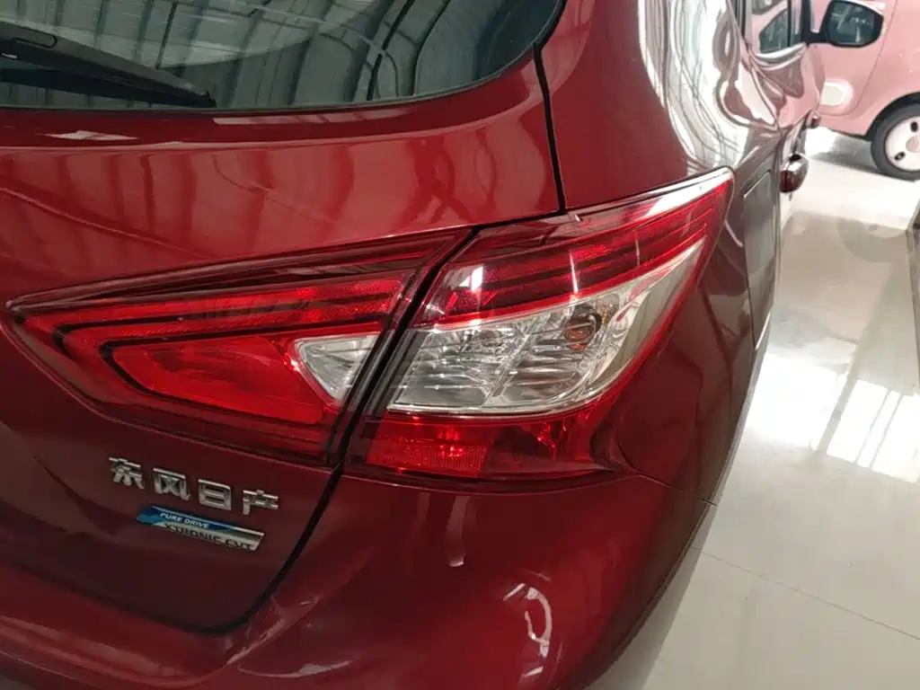 Nissan Tiida 2018 — фото 8