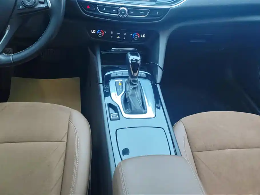 Buick Regal 2020 — фото 16