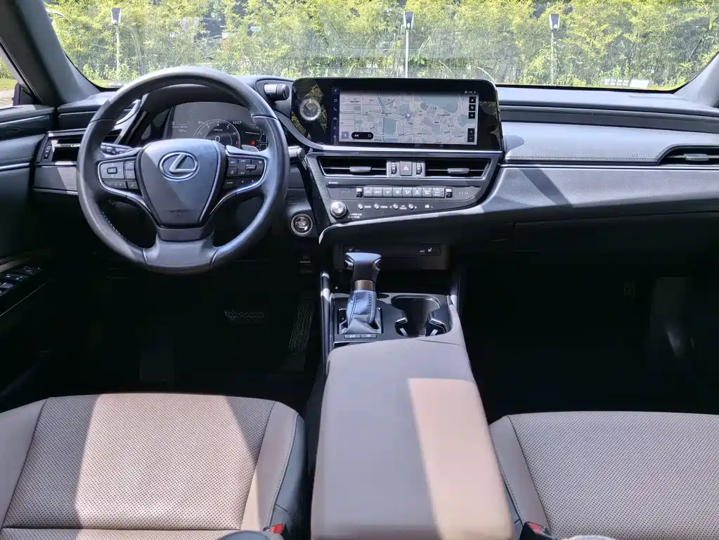Lexus ES 2023 — фото 14