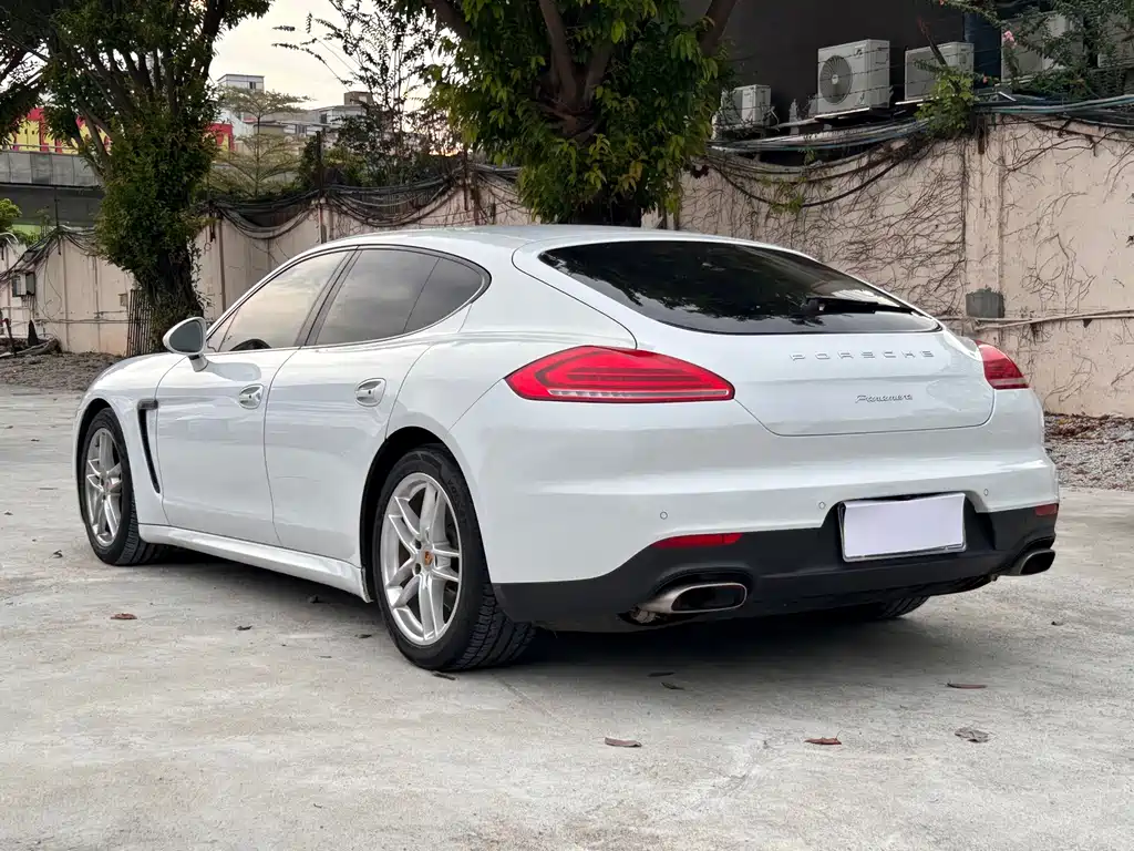Porsche Panamera 2016 — фото 27