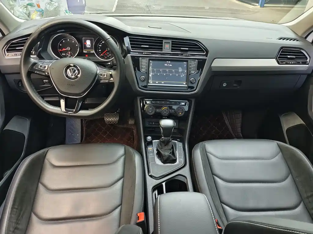 Volkswagen Tiguan L 2018 — фото 10