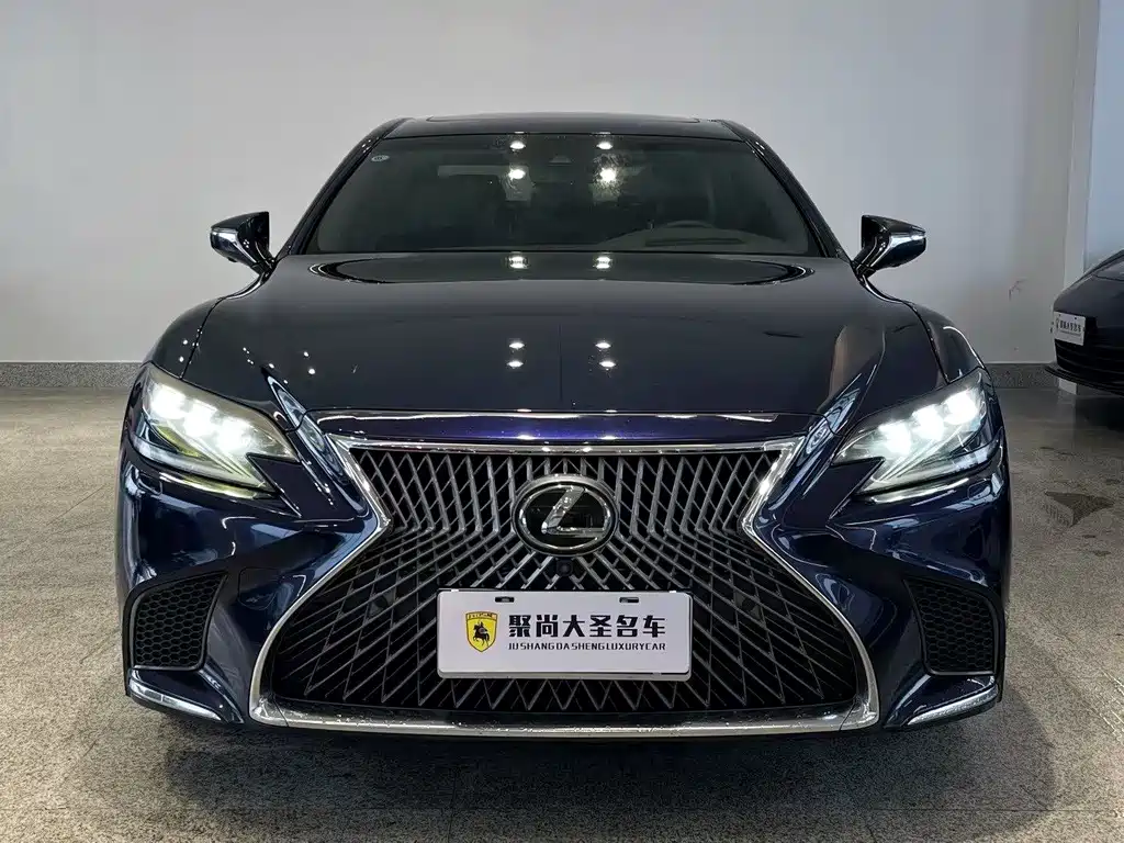 Lexus LS 2018
