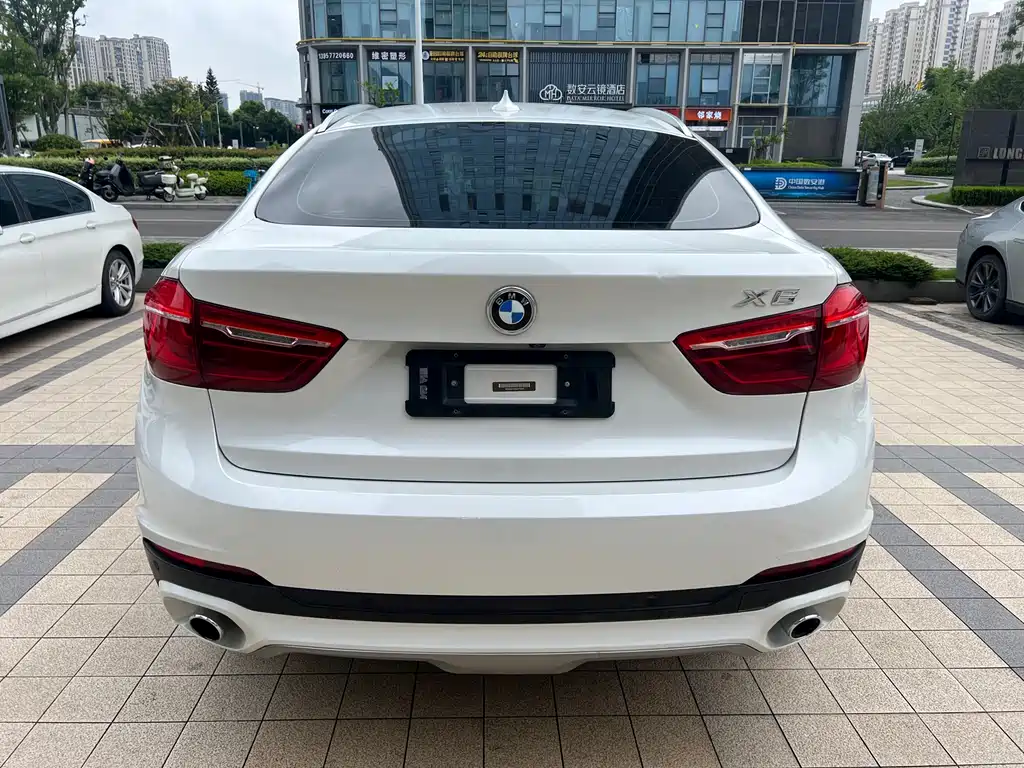 BMW X6 2016 — фото 19