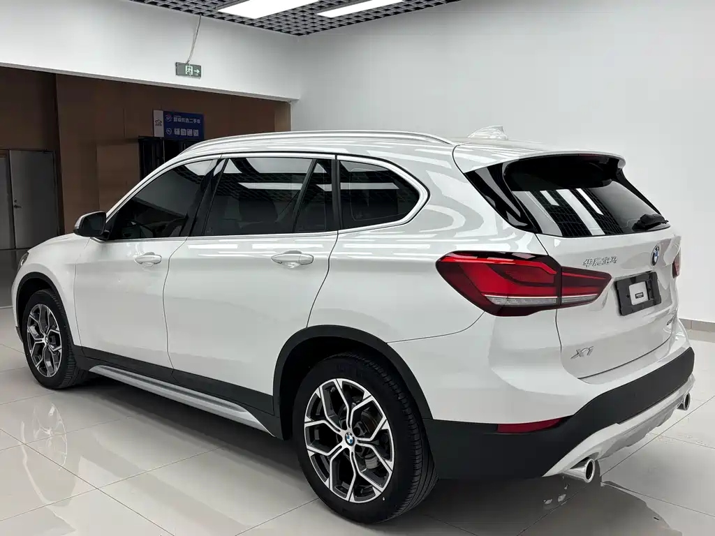 BMW X1 2022 — фото 3