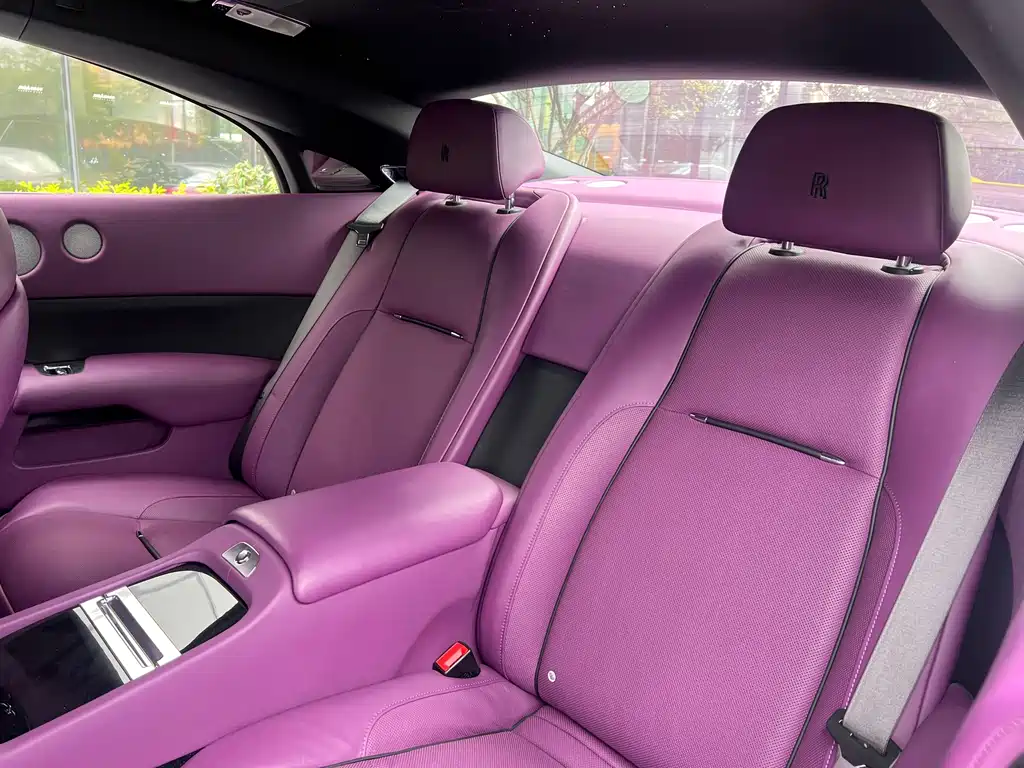 Rolls-Royce Wraith 2018 — фото 11