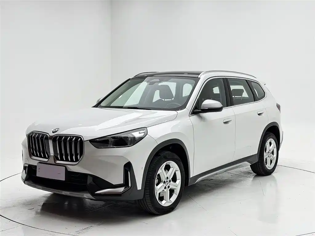 BMW X1 2023 — фото 1