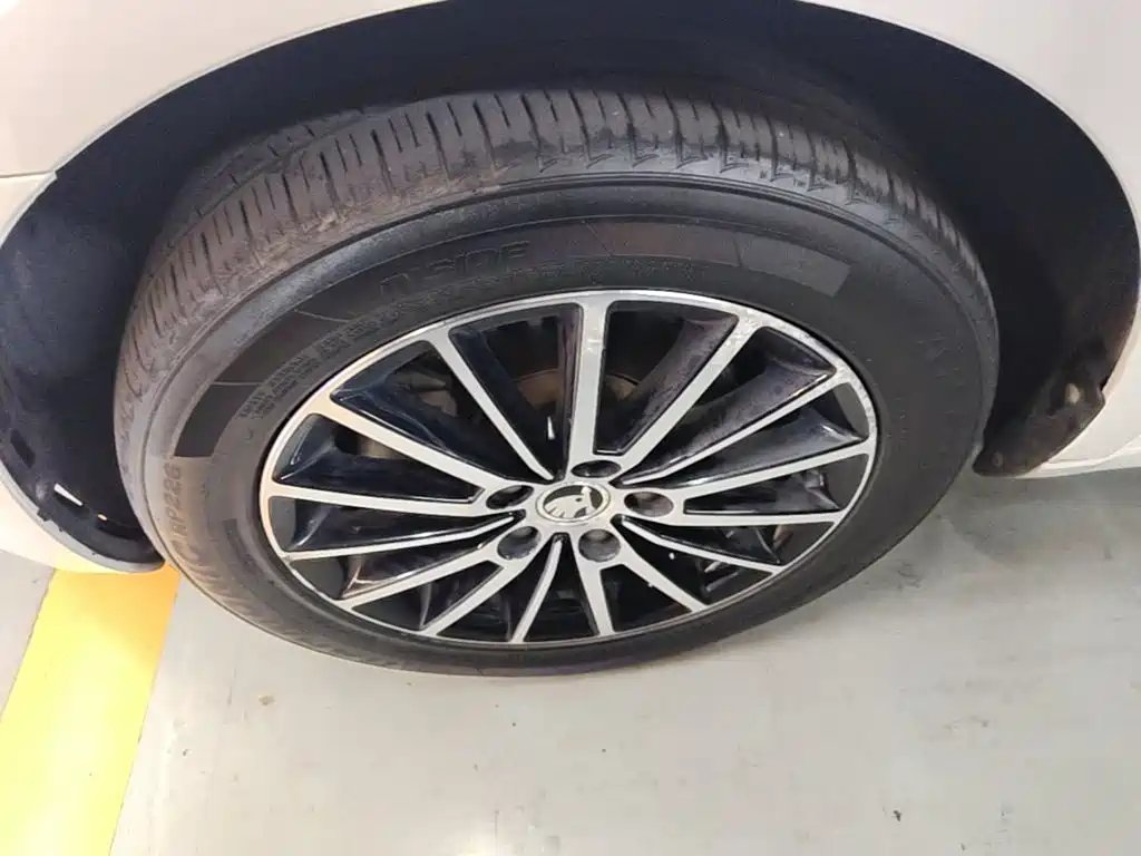 Skoda Octavia 2018 — фото 23