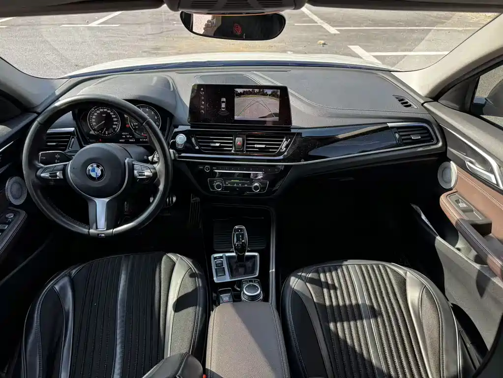 BMW 1 Series 2021 — фото 17