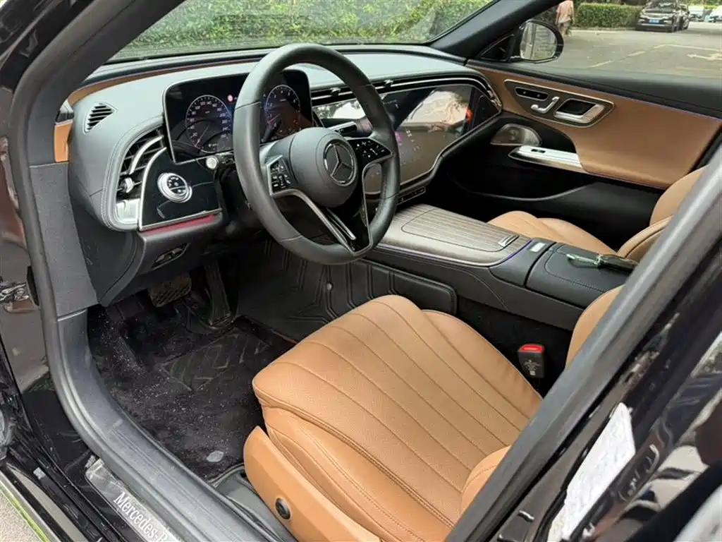 Mercedes-Benz E-Class 2024