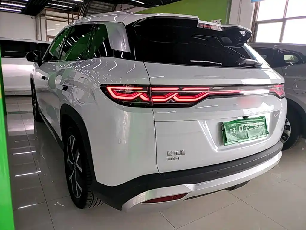 BYD Song L DM-i 2025 — фото 5