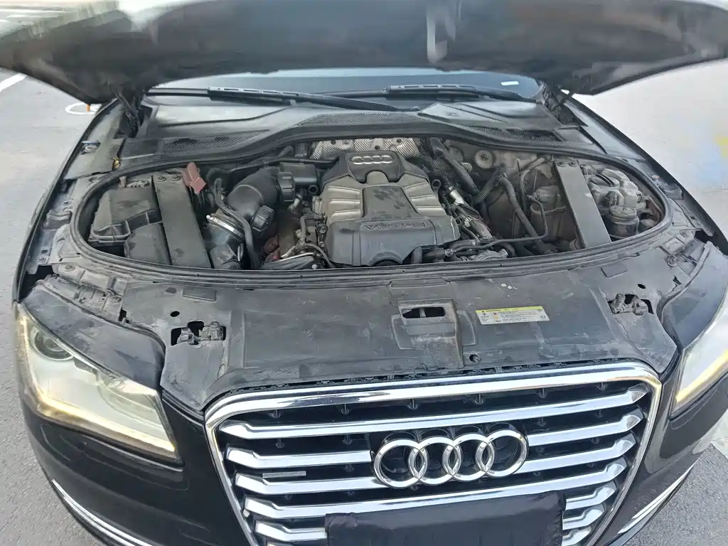 Audi A8 2011 — фото 19