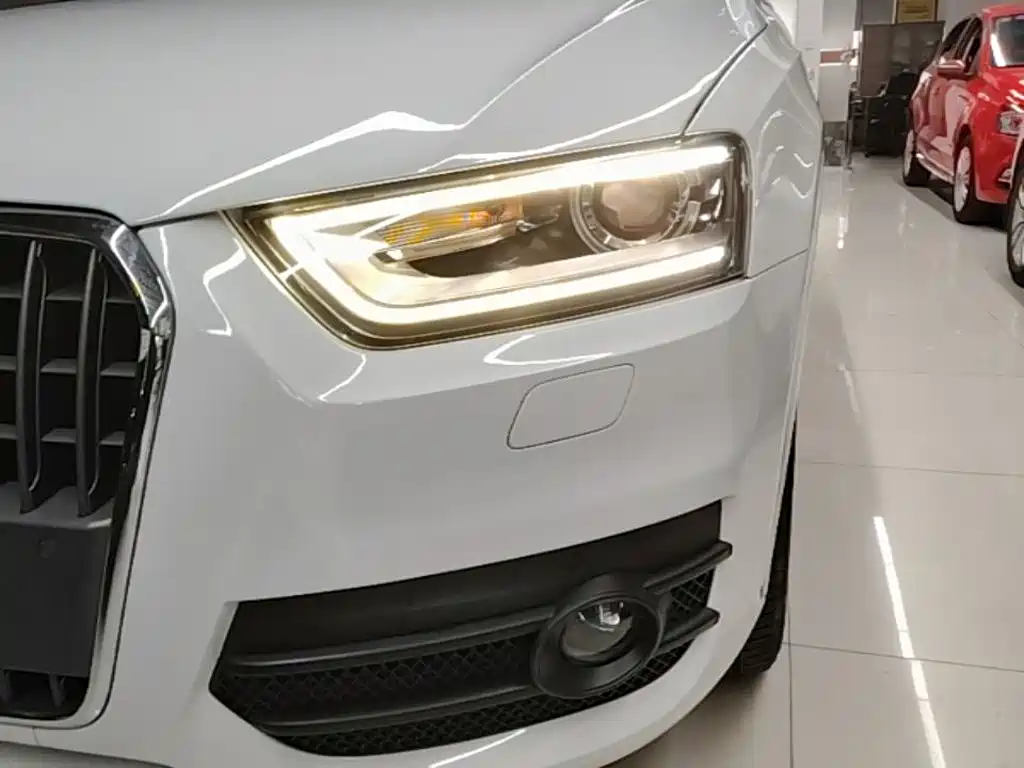 Audi Q3 2015 — фото 24