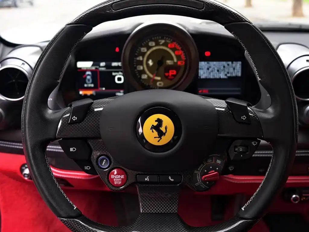 Ferrari F8 2023 — фото 13