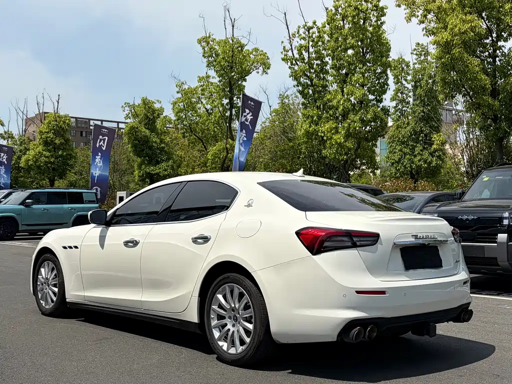 Maserati Ghibli 2022 — фото 15