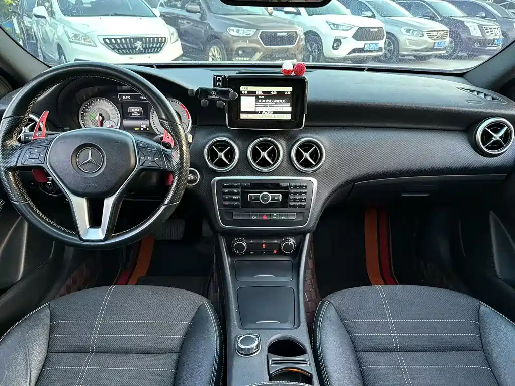 Mercedes-Benz A-Class 2014 — фото 9