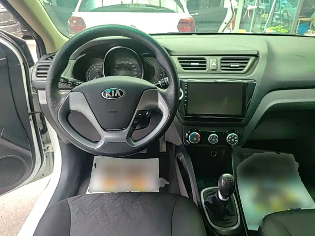 Kia K2 2016 — фото 11