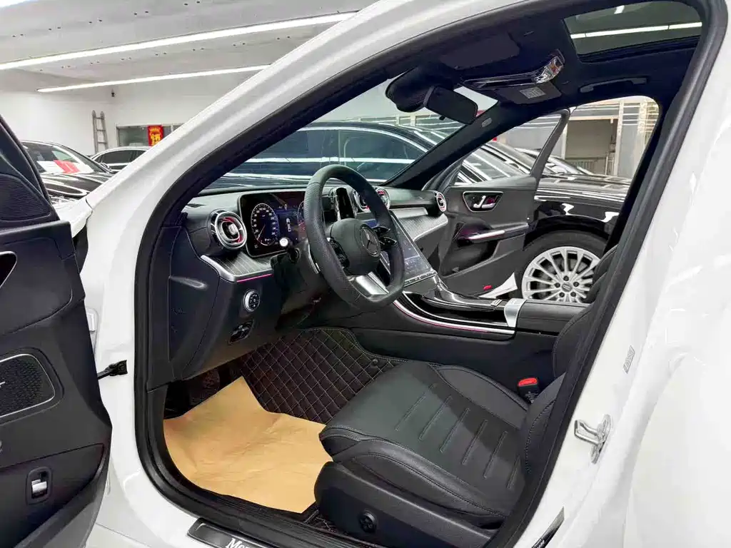 Mercedes-Benz C-Class 2024