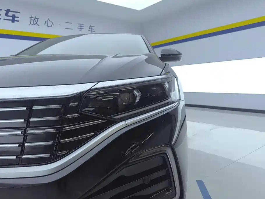 Volkswagen Passat Plug-In Hybrid 2023 — фото 5