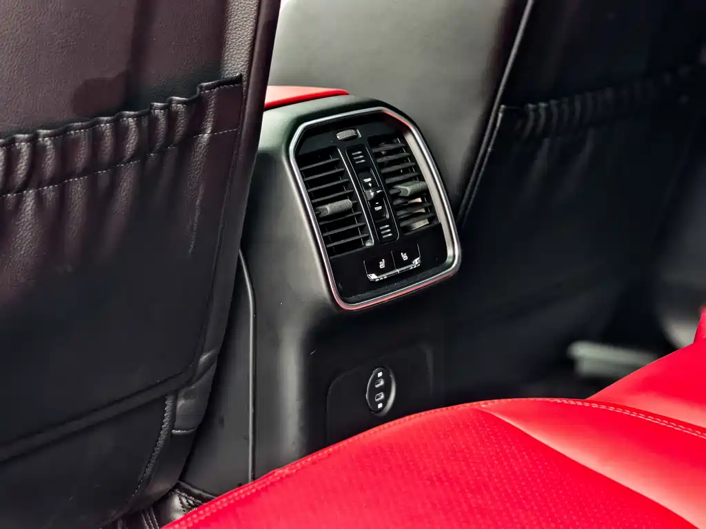 Porsche Macan 2022 — фото 15