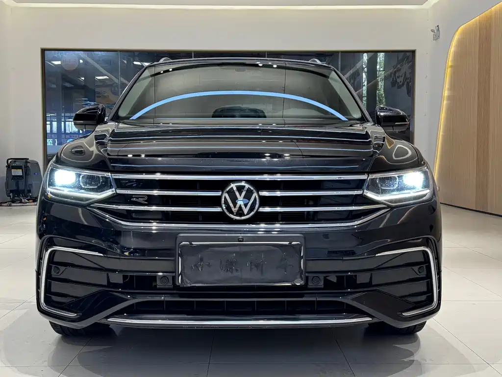 Volkswagen Tiguan L 2021 — фото 8