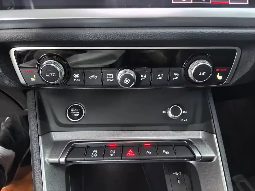 Audi Q3 2023 — фото 15