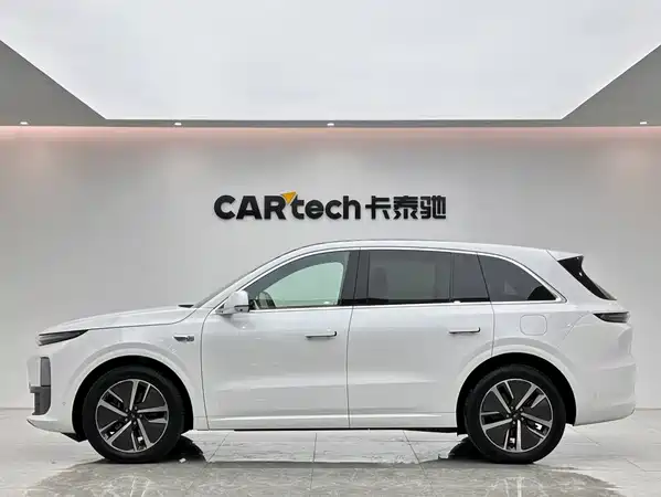 Li Auto L6 2025
