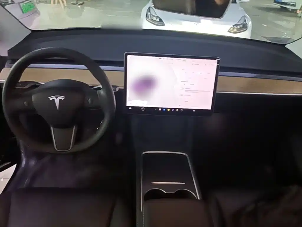 Tesla Model Y 2021 — фото 10