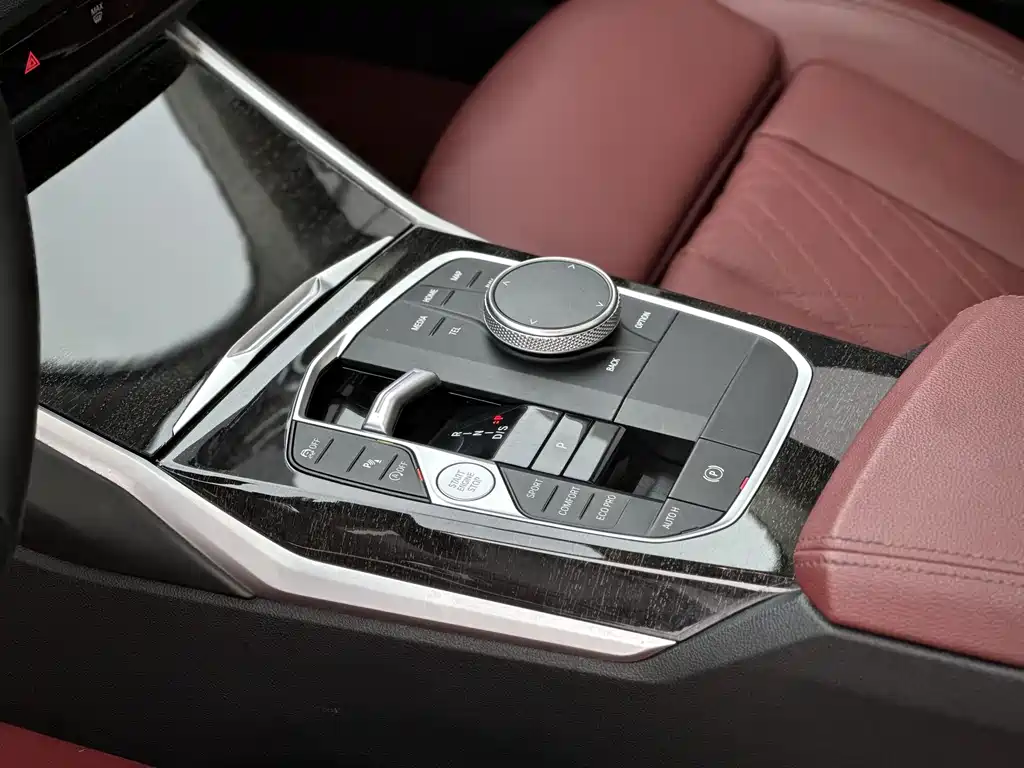 BMW 3 Series 2023 — фото 10