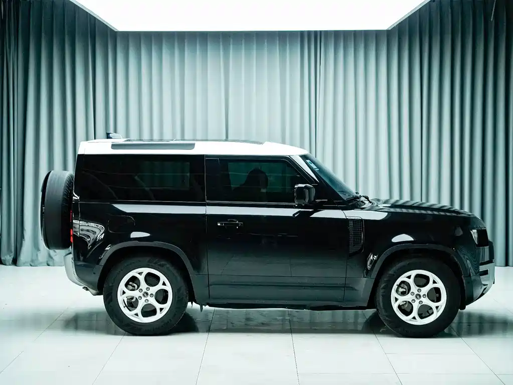 Land Rover Defender 2024 — фото 8