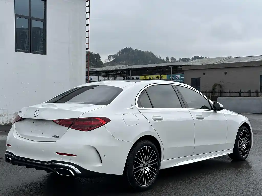 Mercedes-Benz C-Class 2024 — фото 11