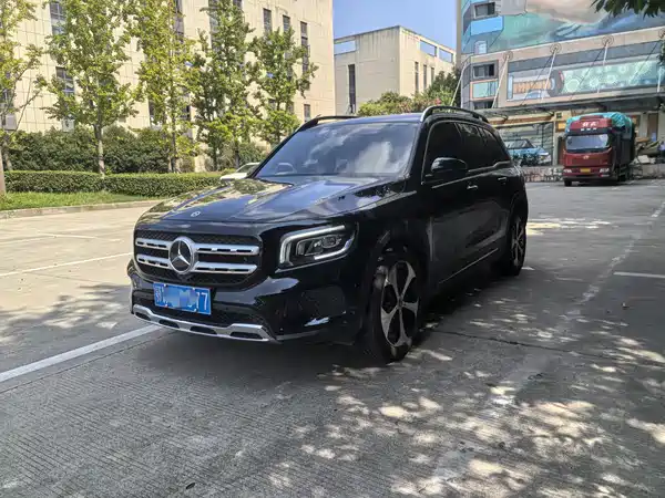 Mercedes-Benz GLB 2023