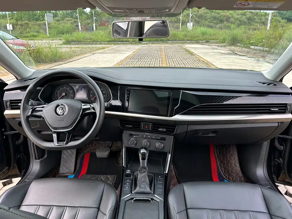 Volkswagen Passat 2019 — фото 11