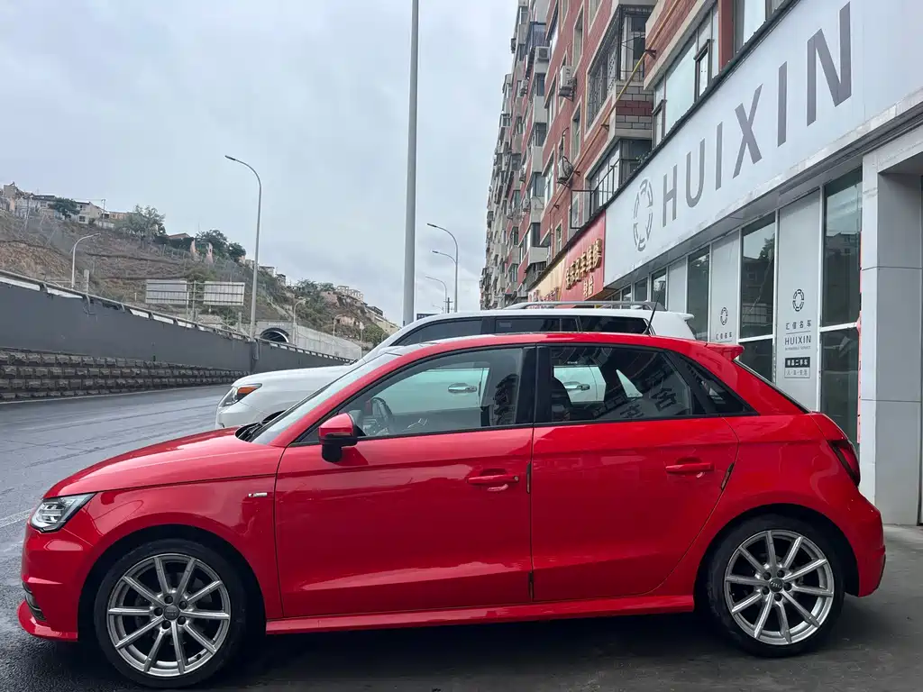 Audi A1 2016 — фото 16