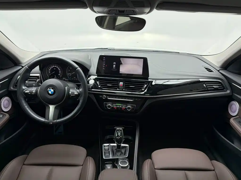 BMW 1 Series 2022 — фото 15
