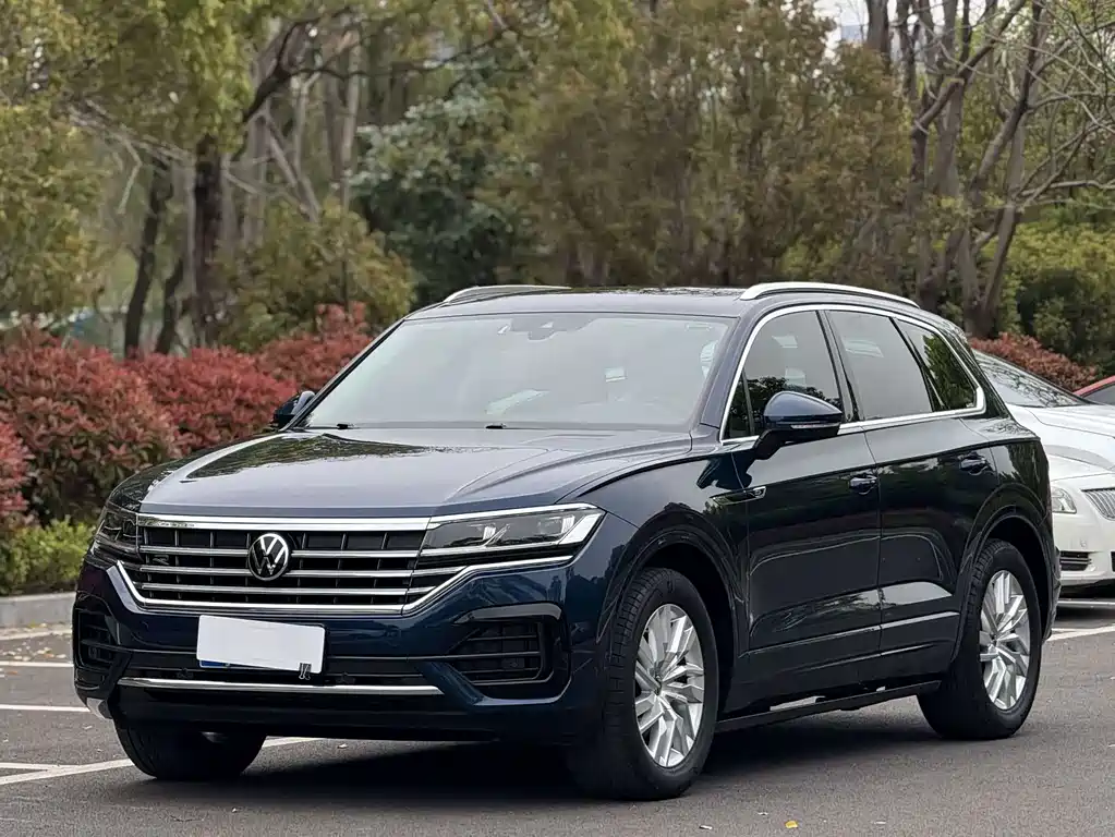 Volkswagen Touareg 2023 — фото 1