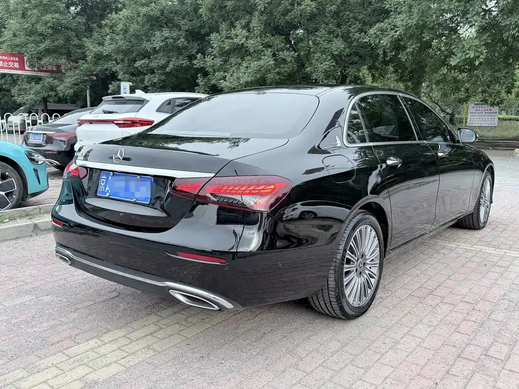 Mercedes-Benz E-Class 2023 — фото 16